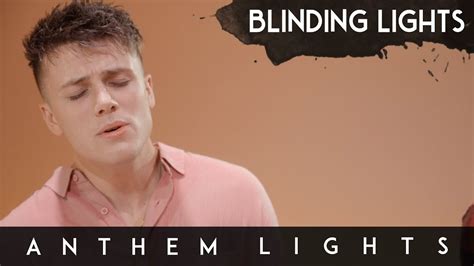 Blinding Lights een synthpop anthem die je hart sneller doet kloppen en je voeten vanzelf mee laten tikken